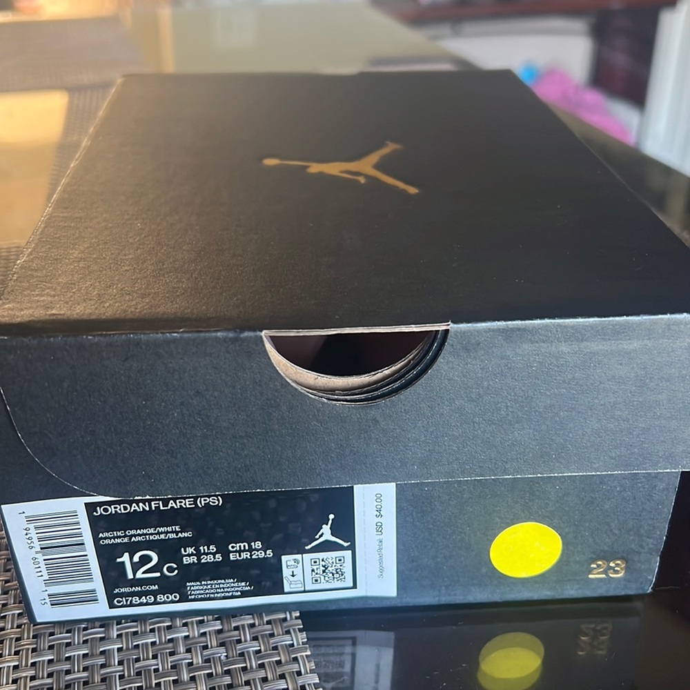 NIB Jordan flare sandals